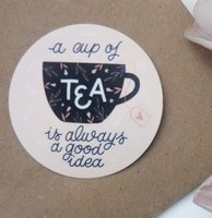 Samolepka Printintin &#039;Cup of tea is always a good idea&#039; - průměr 6cm